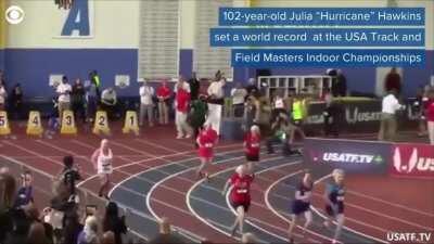 More than rare, this is absolutely impressive, old runners break records with 102-year-old!