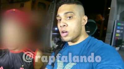 Cuidado mucalol o gabriel monteiro tá solto e louco pra devorar namoradas,não deixa ele fazer esse crime igual o barbeiro fez no cabelo dele