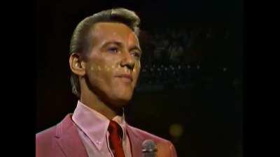 Bobby Hatfield's stunning performance of &quot;Unchained Melody&quot;