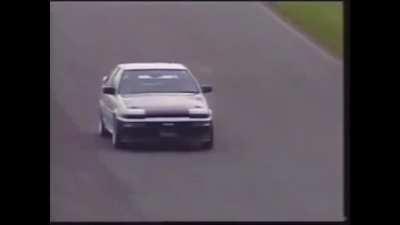 Epic Toyota Trueno drifting skills