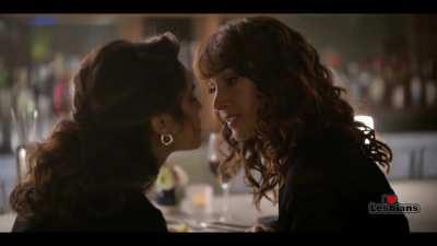 Sepideh Moafi &amp;amp; Jennifer Beals (The L Word: Generation Q - s02e01) *NO MUSIC*