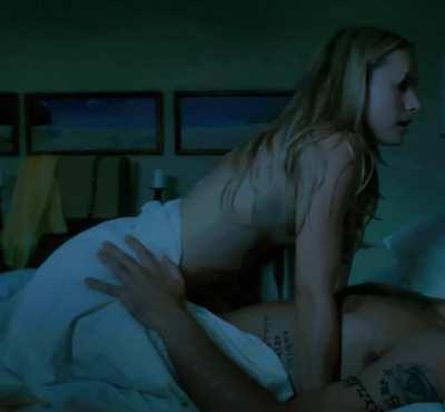 Kristen Bell - riding plot in 'Forgetting Sarah Marshall'