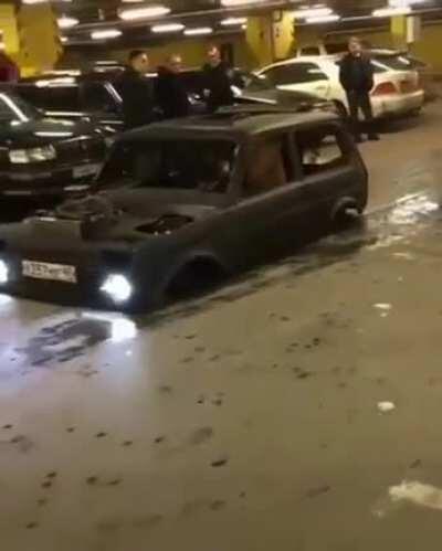 Brasil 🤝 Russia = Carros Rebaixados