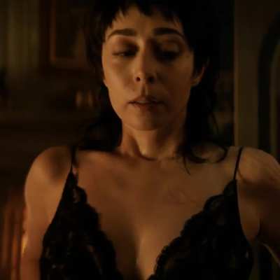 Cristin Milioti boobs 🥵