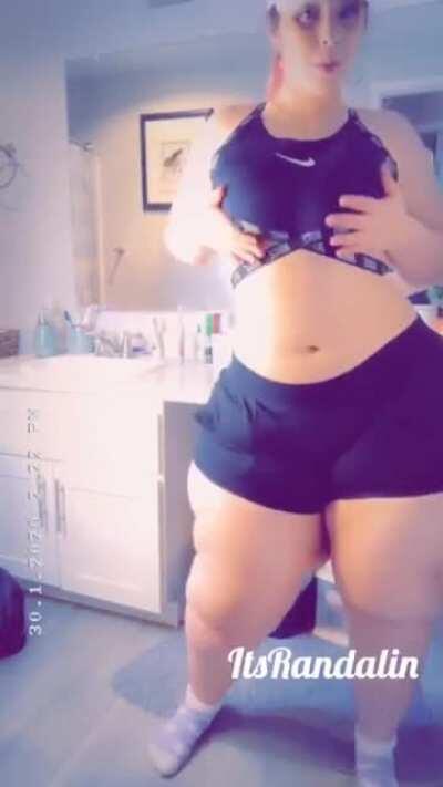 That phat ass in shorts😍😍