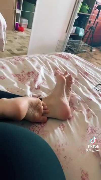 What do you think of her feet