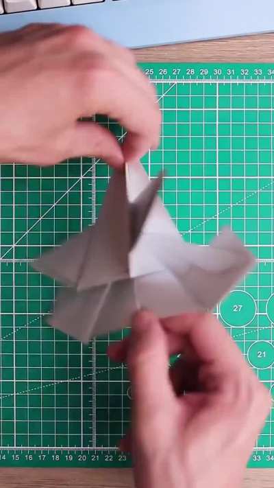 Crafting an origami jet 