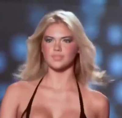 Kate Upton boob bounce...... aaaand I’m cumming