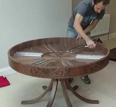 A Foldable dinner table... Credit: georgejohnsonfurniture