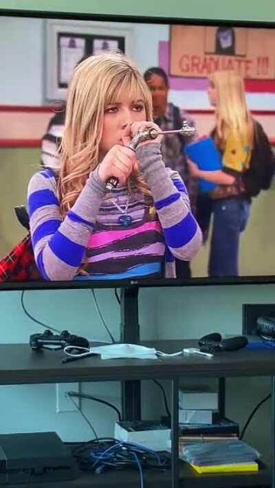 Just noticed this from iCarly lol