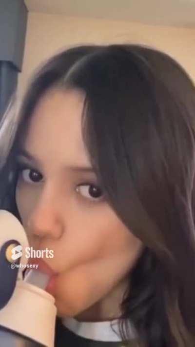 #lovely Jenna Ortega