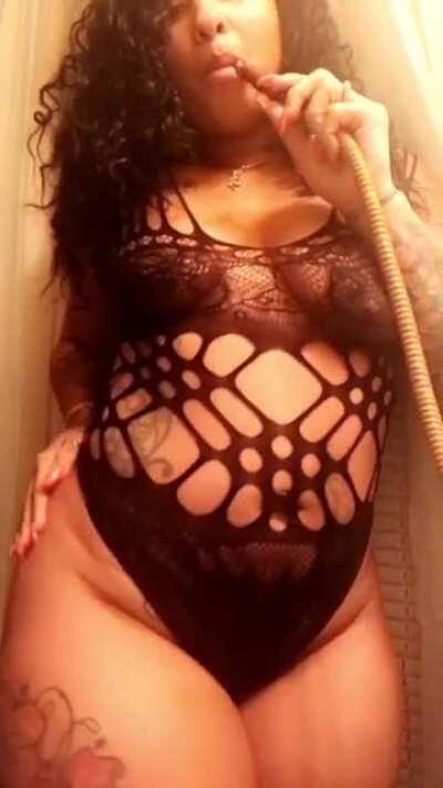 Thick asf!!! Lingerie!!!