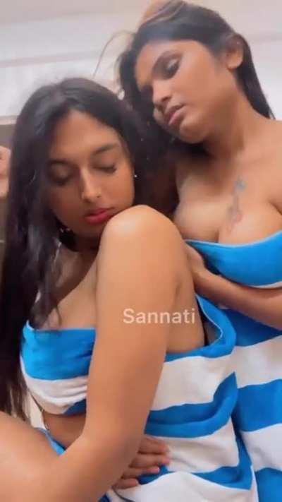 Sannati and bebo , in towels kis*ing each other , getting ho*ny , Indian lesbian 👄👅💦💦