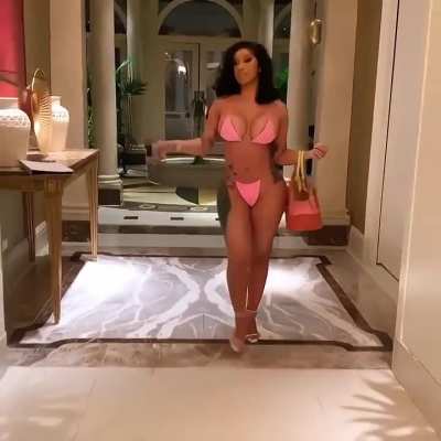 Cardi b bikini walk 🥵🥵