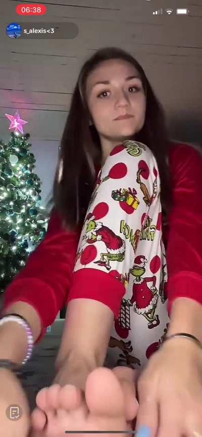 legs0412 - Best soles on TikTok Live rn - white pedi and Xmas pyjamas - so cute!