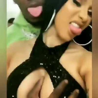 Cardi B tongue is the real MVP🏆