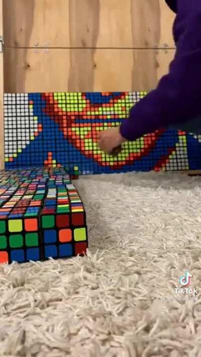 This guy made leonardo dicaprio out of rubix cubes