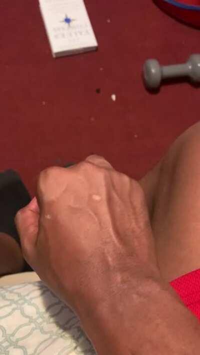 i can wiggle the vein in my right hand