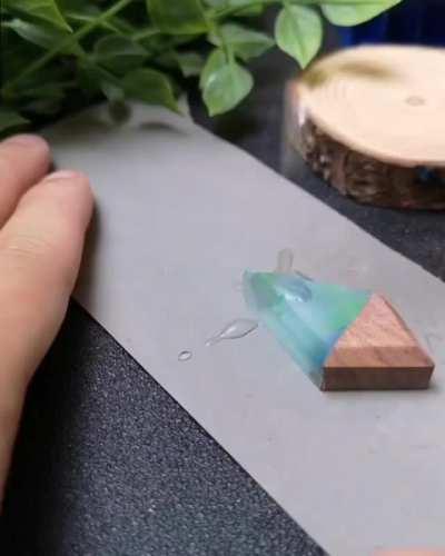 Making a resin and wood pendant