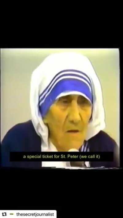 [RARE FOOTAGE] Mother Teresa cónverted 29,000 Dyįng Hindus in Kolkata from one shelter house in 40 yrs and one of the Biggest TempIe parts were given to her where she Baptised them before their dėath. She used to call it a special ticket for St. Peter to 