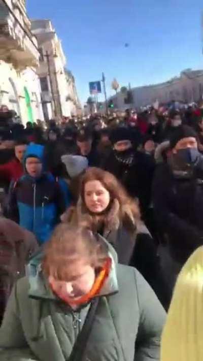 Protests right now in Petersburg, Russia. People are chanting 