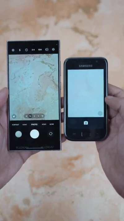 Galaxy S24 meets Galaxy S1, 14 years of difference