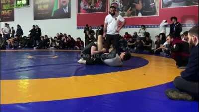 Wrestler breaks his own leg