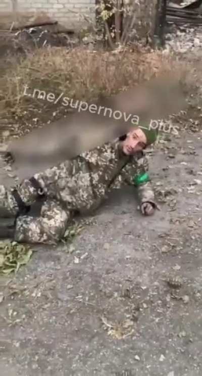 Russian soldiers murder Ukrainian POW in new video