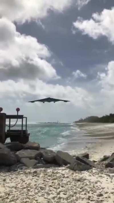 B-2 Spirit approach (video)