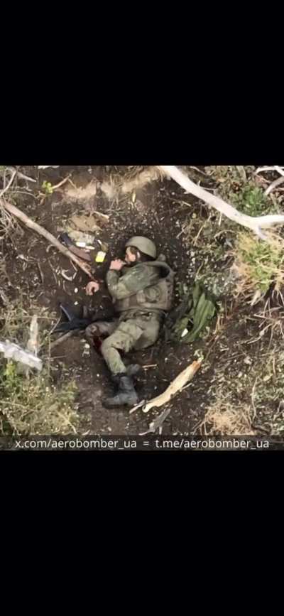 Russian soldier is severely wounded by ukranian drone. Published on the 21/Oct/2024. Location unknown 