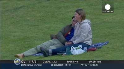 Cricket fan makes incredible $4000 catch