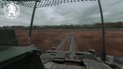 New and higher resolution footage by the Ukrainian 47th Mechanized Brigade showing M2A2 Bradley IFVs and M1A1 Abrams tanks firing at russian positions hidden between trees in windbreaks. Kursk Oblast.