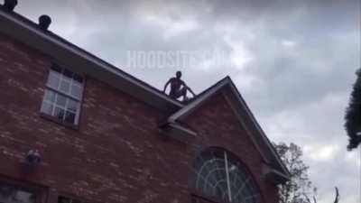 Guy tries jumping from roof into pool. Wcgw?