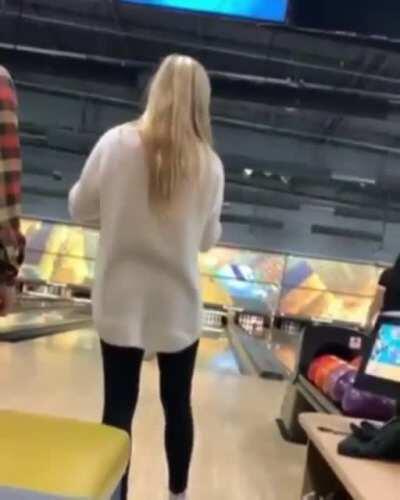 to throw a bowling ball