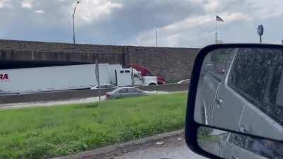 MoDot: Turn around don’t drown. Also MoDot: Check out the water feature we’ve added to I-35. Shout out to this driver but be careful out there.