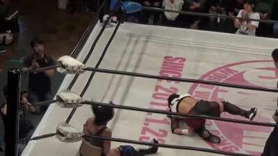 Kris Wolf dropkicks Momo Watanabe in the box