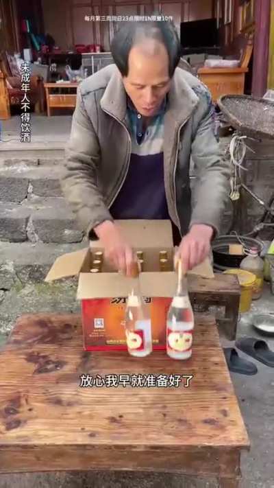 Chinese guy cooking feat. Kaban: Devourer of Food (The sponsor of this video is Chinese vodka)