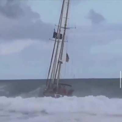 “That boat’s gonna capsize, brah” Excellent camera work and deadpan simultaneous commentary.