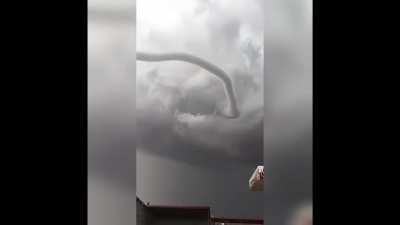 The way this tornado forms