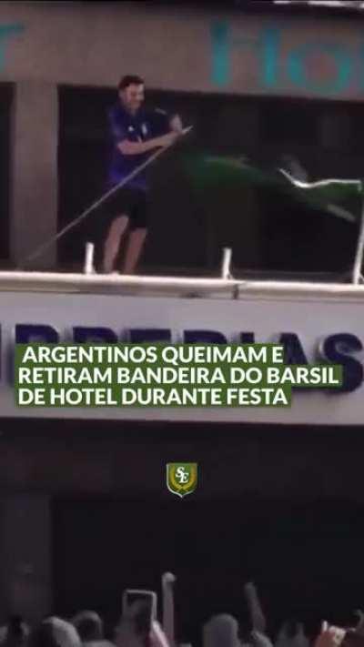 A pobreza da ARG tá tão grande que eles queimaram a bandeira do do Brasil por pura inveja🤧, amo vocês hermanos.