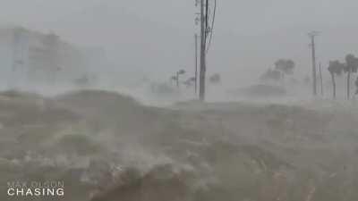 Hurricane Ian - what 15 ft storm surge looks like (credit to Max Olson Chasing)