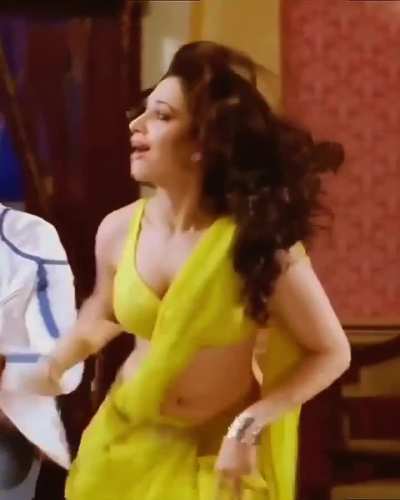 Tamanna and Yellow Saree are always unforgettable moments 