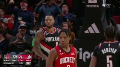 [Highlight] Logo Lillard from an alternate dimension for his 8th three of the first half