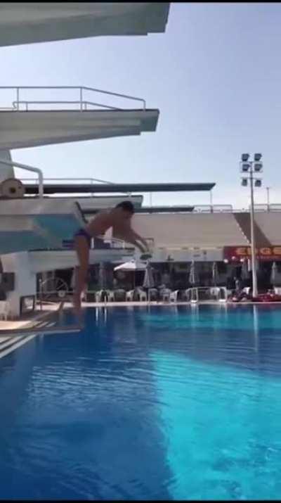 10/10 diving