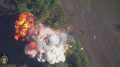 Ukrainian SPG get destroyed by a lancet near the village of Stupochky (48.5423163,37.7970964)
   