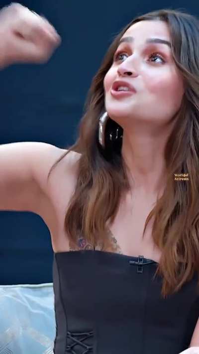 Alia bhatt milky face 🤤