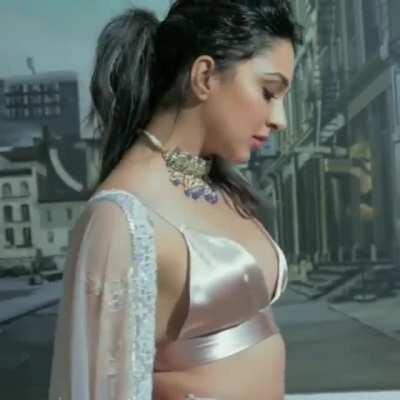 Kiara Advani being cute and hot simultaneously