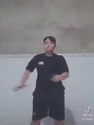 Using a knife as a nunchaku