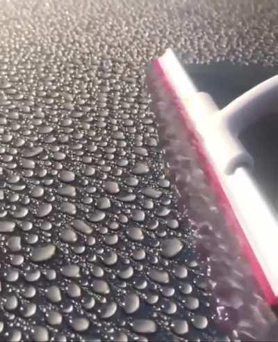 Cleaning water droplets on your car