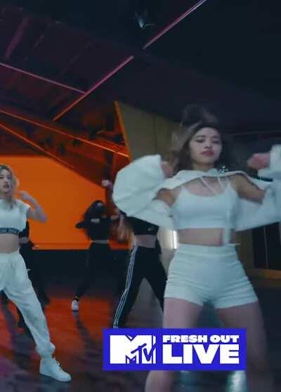 ITZY - Ryujin